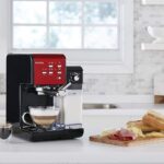 Breville Machine à café et expresso PrimaLatte II | Pompe italienne à 19 bars | convient pour le café en poudre ou en dosettes | Mousseur à lait automatique intégré | Noir / rouge | VFC109X-01 – Image 7